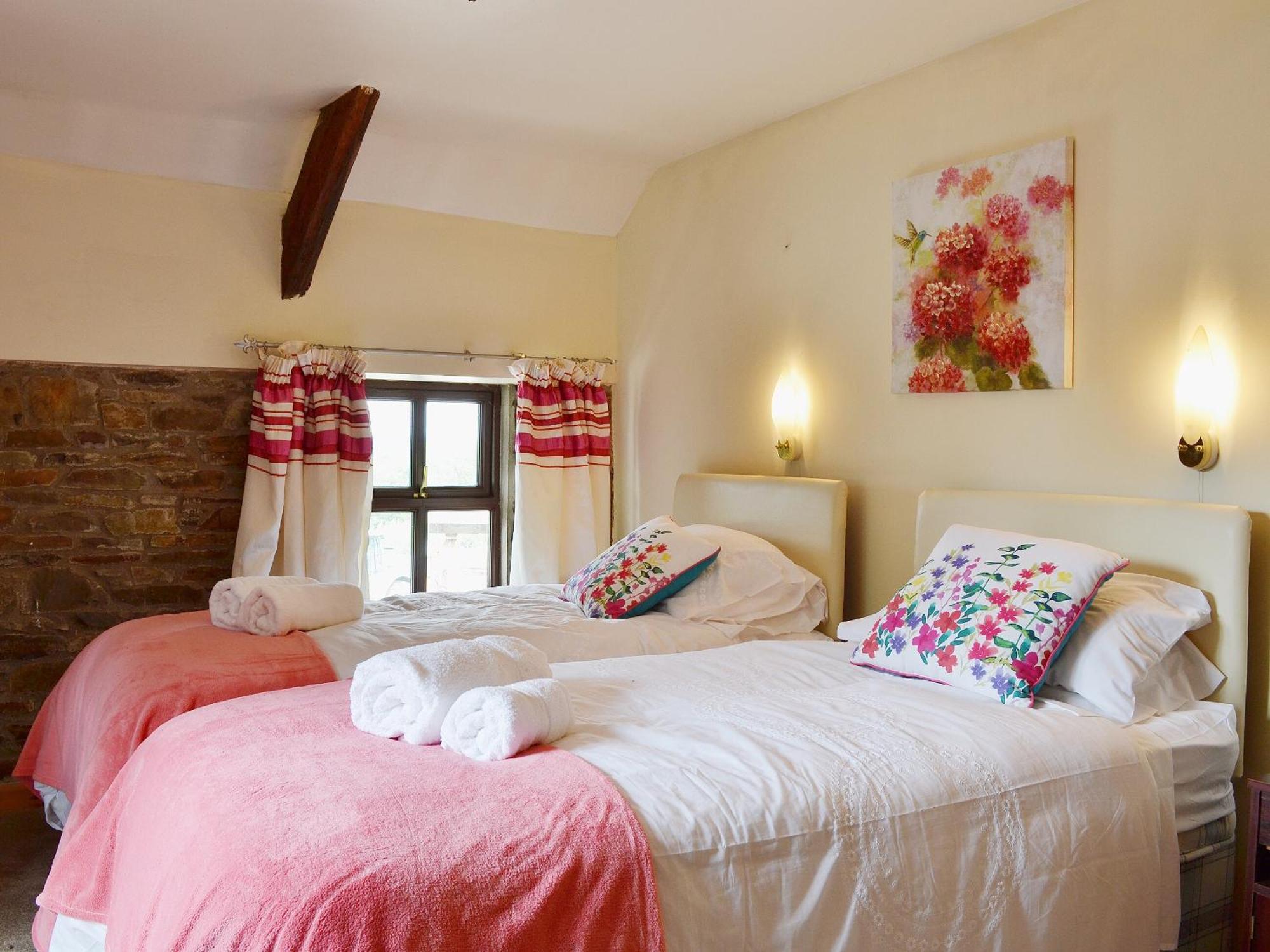 Ty Coch Cottage Dihewyd Bagian luar foto